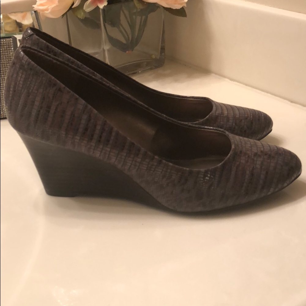 SAM & LIBBY Snakeprint Wedges. Sz 8.5